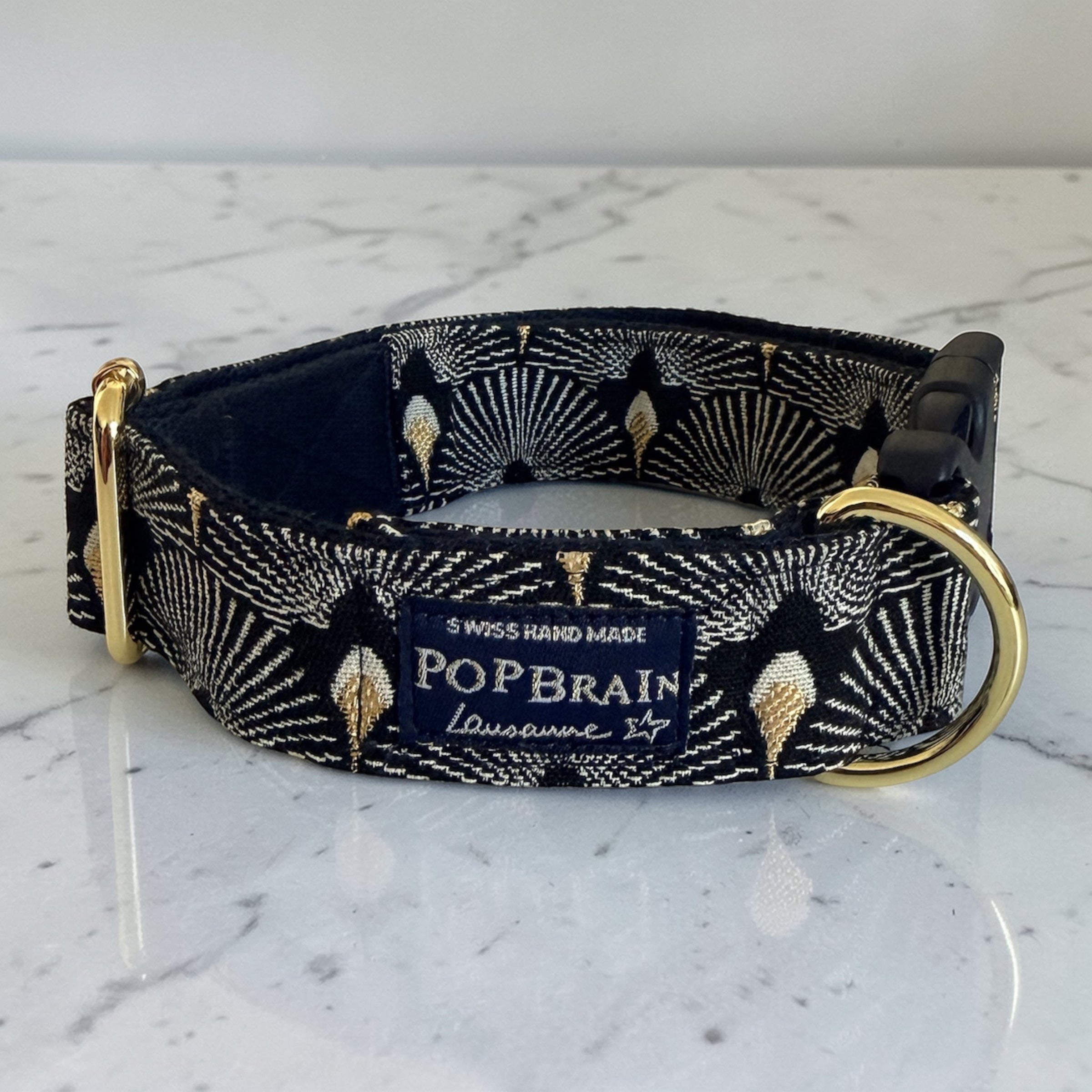 Collier Tokyo en jacquard noir à motifs éventails, quincaillerie laiton doré