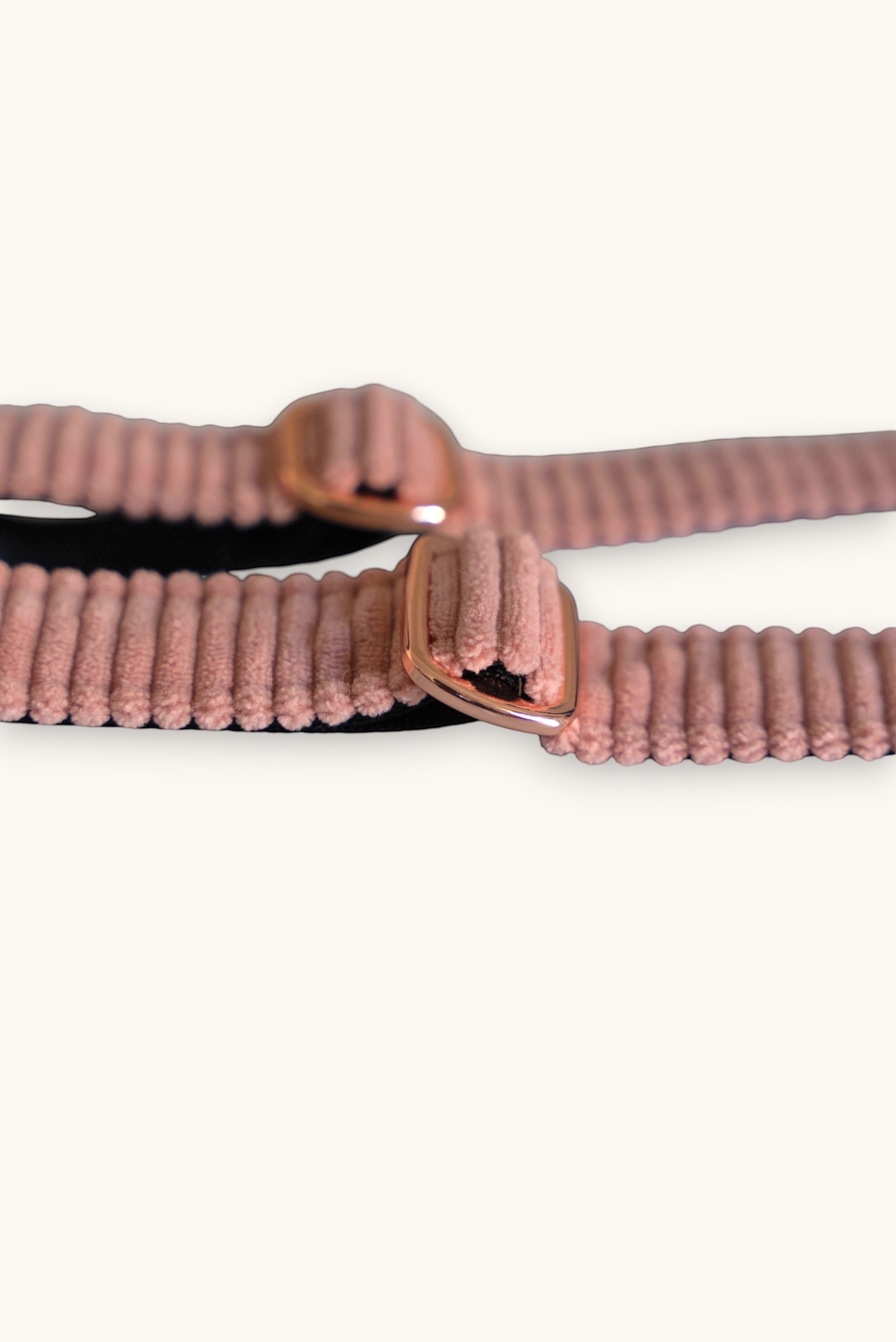 Popbrain Candy dog collar in dusty pink corduroy velvet with elegant rose gold hardware details