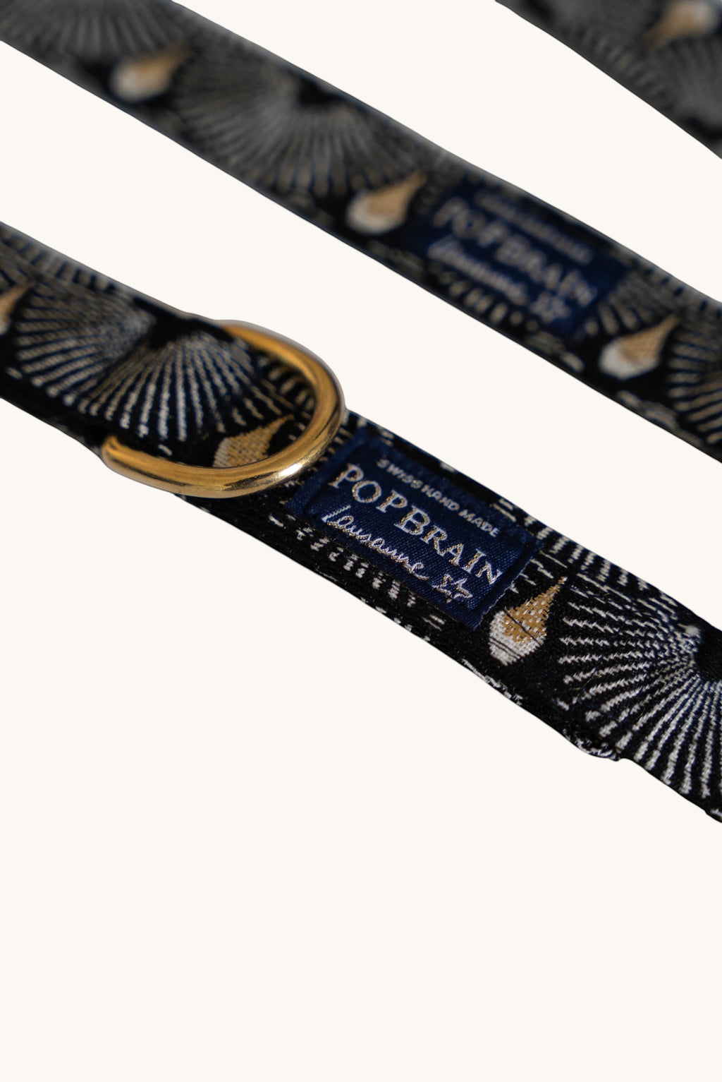 Popbrain Tokyo dog leash in black jacquard fabric with white and gold fan patterns and gold hardware